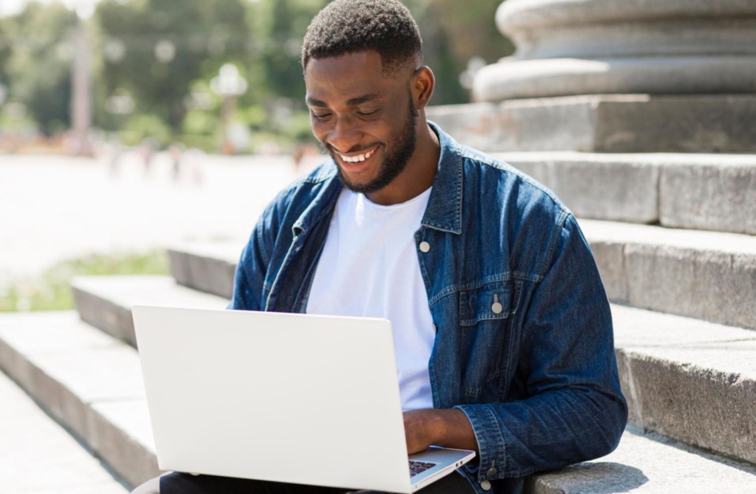 Méthodes d'apprentissage collaboratif en finance d'entreprise
